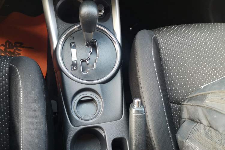 Used Mitsubishi ASX 2016 2.0L CVT Two-Wheel Drive Excellence Edition Gear Lever