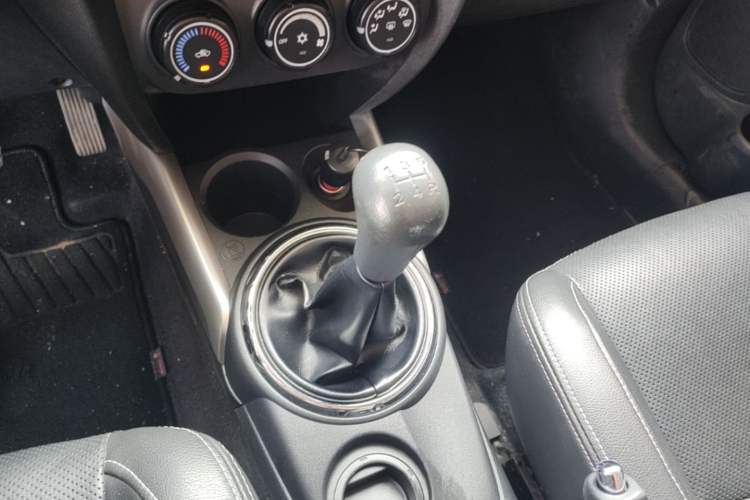 Used Mitsubishi ASX 2016 1.6L Manual Two-Wheel Drive Pioneer Edition Gear Lever