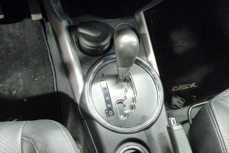 Used Mitsubishi ASX 2016 2.0L CVT Two-Wheel Drive Navigation Edition Gear Lever