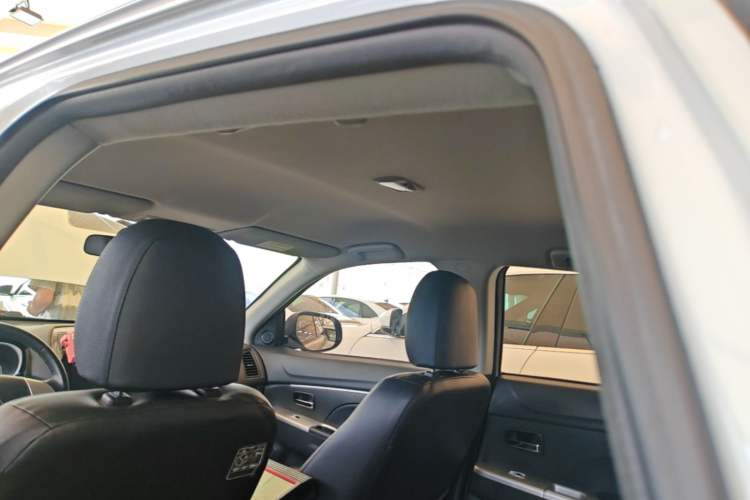 Used Mitsubishi ASX 2016 2.0L CVT Two-Wheel Drive Navigation Edition Headliner