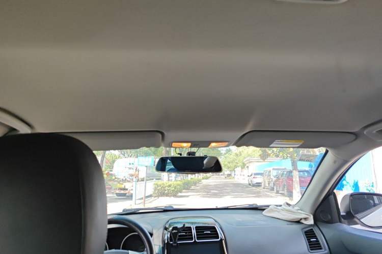 Used Mitsubishi ASX 2016 2.0L CVT Two-Wheel Drive Navigation Edition Headliner