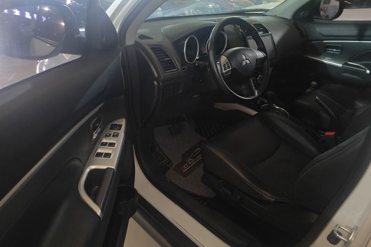 Used Mitsubishi ASX 2016 2.0L CVT Two-Wheel Drive Navigation Edition Interior 1