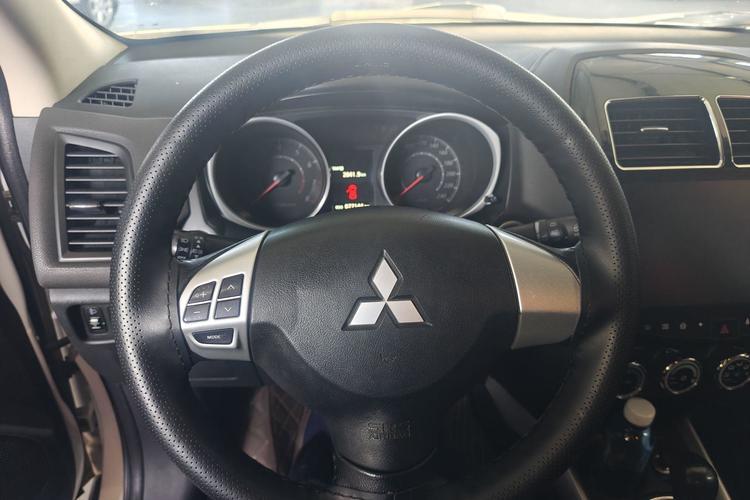 Used Mitsubishi ASX 2016 2.0L CVT Two-Wheel Drive Navigation Edition Interior 2