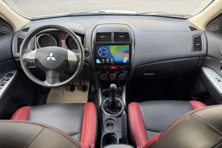 Used Mitsubishi ASX 2016 1.6L Manual Two-Wheel Drive Pioneer Edition Interior 2