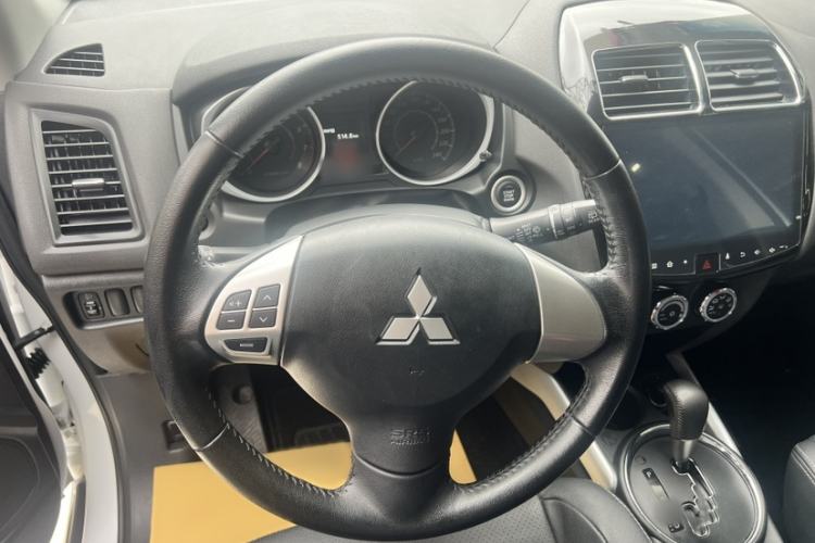 Used Mitsubishi ASX 2016 2.0L CVT Two-Wheel Drive Navigation Edition Interior 2
