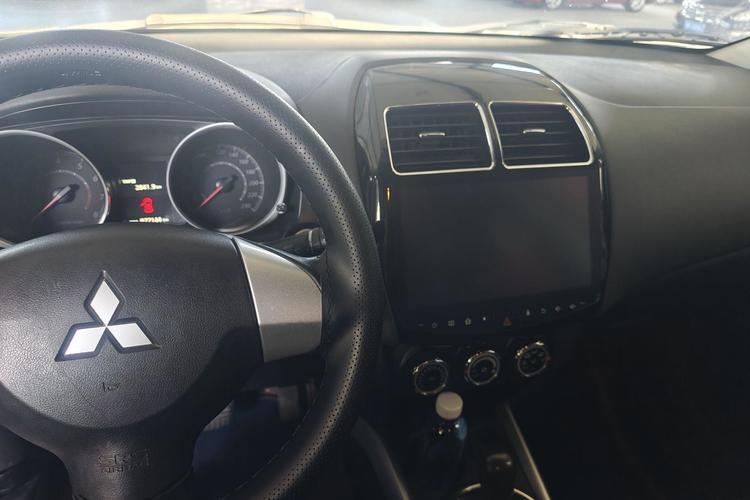 Used Mitsubishi ASX 2016 2.0L CVT Two-Wheel Drive Navigation Edition Interior 3