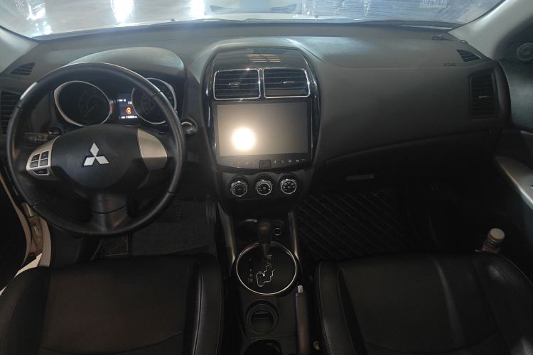 Used Mitsubishi ASX 2016 2.0L CVT Two-Wheel Drive Navigation Edition Interior 4