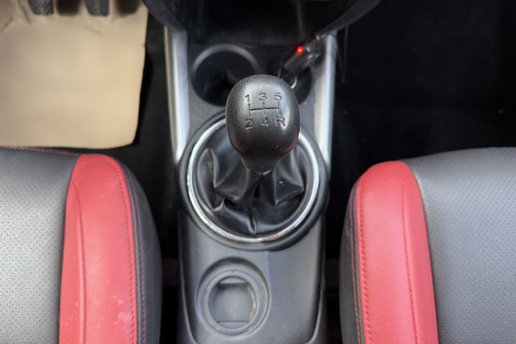 Used Mitsubishi ASX 2016 1.6L Manual Two-Wheel Drive Pioneer Edition Interior 5