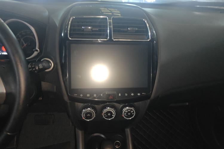 Used Mitsubishi ASX 2016 2.0L CVT Two-Wheel Drive Navigation Edition Interior 5