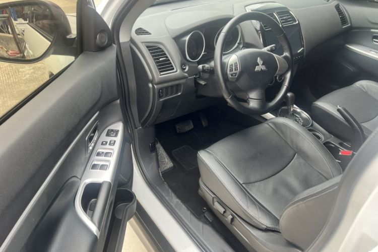 Used Mitsubishi ASX 2016 2.0L CVT Two-Wheel Drive Navigation Edition Interior 6