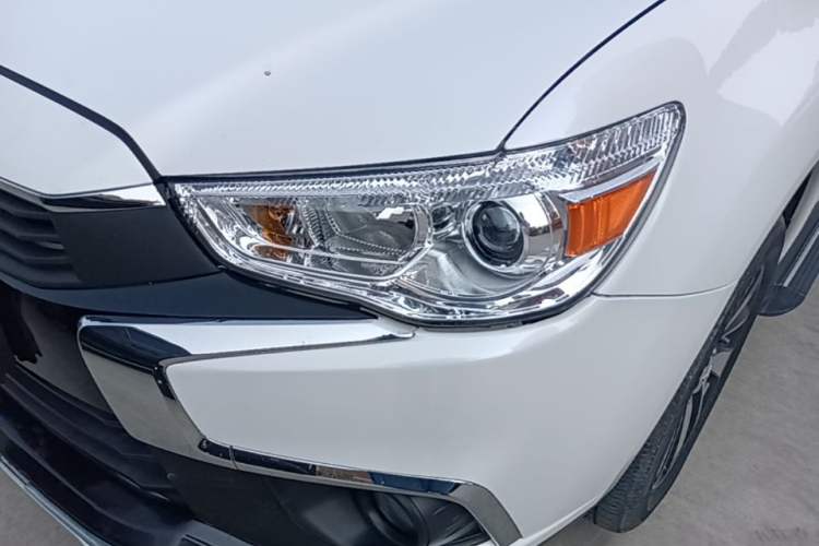 Used Mitsubishi ASX 2016 2.0L CVT Two-Wheel Drive Excellence Edition Left Front Headlight