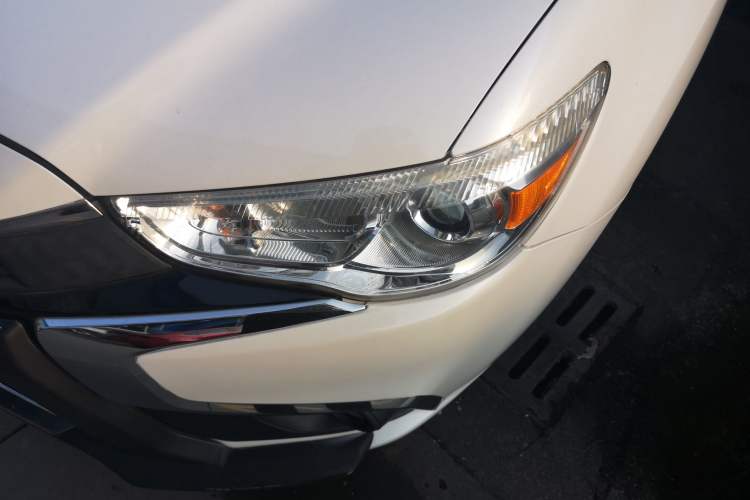 Used Mitsubishi ASX 2016 2.0L CVT Two-Wheel Drive Excellence Edition Left Front Headlight
