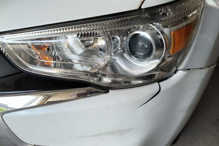 Used Mitsubishi ASX 2016 1.6L Manual Two-Wheel Drive Pioneer Edition Left Front Headlight