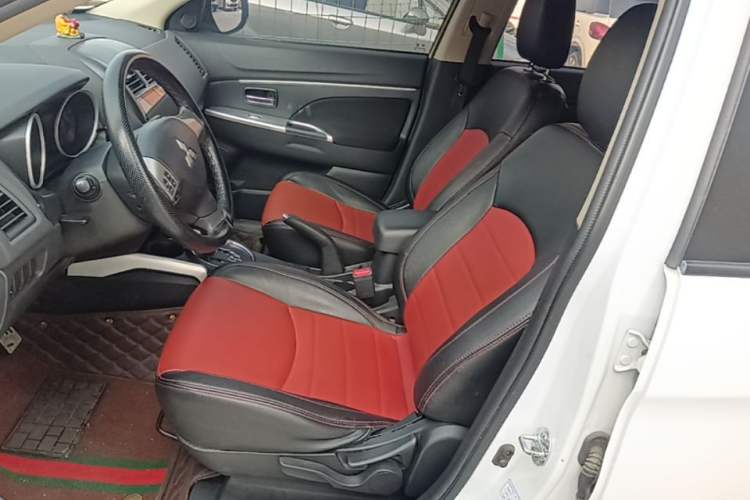 Used Mitsubishi ASX 2016 2.0L CVT Two-Wheel Drive Excellence Edition Left Front Seat