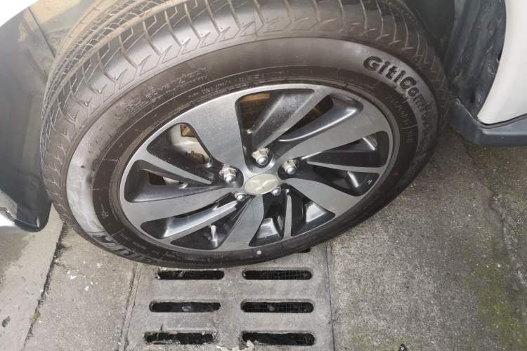 Used Mitsubishi ASX 2016 2.0L CVT Two-Wheel Drive Excellence Edition Left Front Wheel Hub