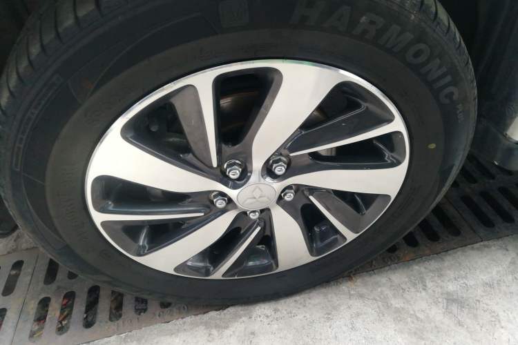 Used Mitsubishi ASX 2016 2.0L CVT Two-Wheel Drive Navigation Edition Left Front Wheel Hub