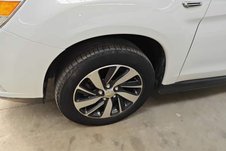 Used Mitsubishi ASX 2016 2.0L CVT Two-Wheel Drive Navigation Edition Left Front Wheel Hub