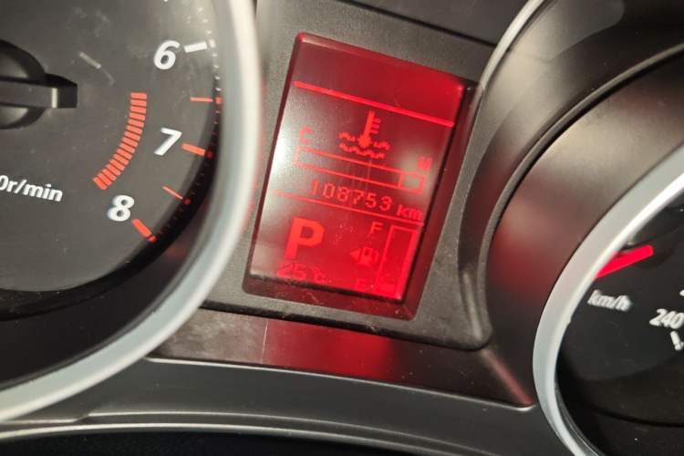 Used Mitsubishi ASX 2016 2.0L CVT Two-Wheel Drive Excellence Edition Odometer Close Up