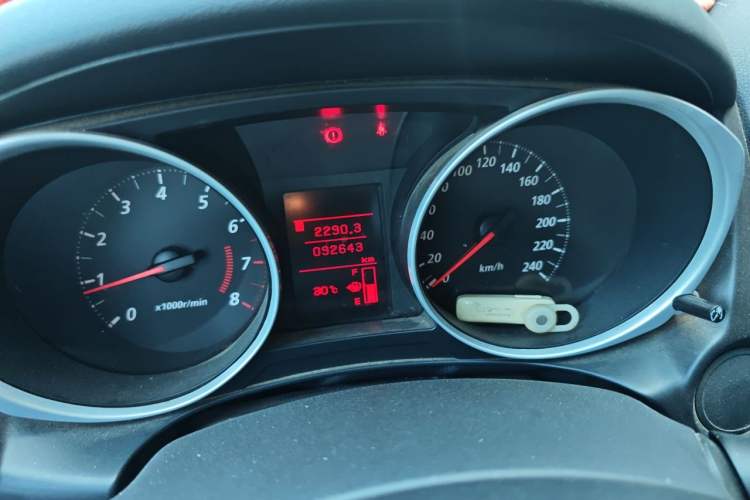 Used Mitsubishi ASX 2016 1.6L Manual Two-Wheel Drive Entry Version Odometer Close Up