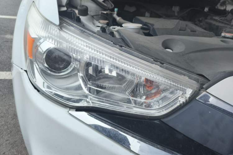 Used Mitsubishi ASX 2016 1.6L Manual Two-Wheel Drive Pioneer Edition Right Front Headlight