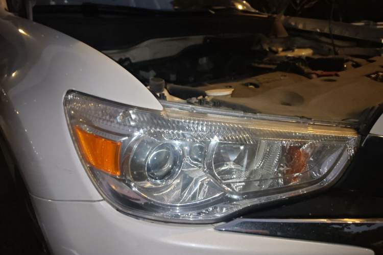 Used Mitsubishi ASX 2016 2.0L CVT Two-Wheel Drive Navigation Edition Right Front Headlight