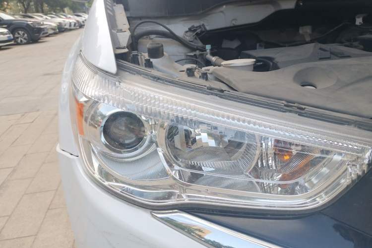 Used Mitsubishi ASX 2016 1.6L Manual Two-Wheel Drive Entry Version Right Front Headlight
