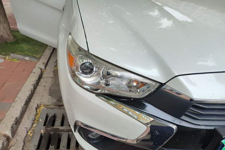 Used Mitsubishi ASX 2016 2.0L CVT Two-Wheel Drive Navigation Edition Right Front Headlight