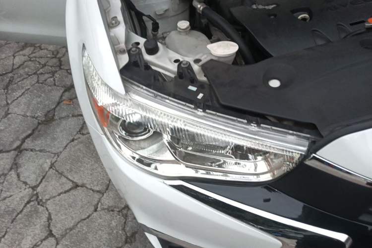Used Mitsubishi ASX 2016 2.0L CVT Two-Wheel Drive Navigation Edition Right Front Headlight