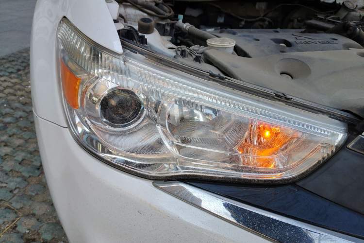 Used Mitsubishi ASX 2016 2.0L CVT Two-Wheel Drive Navigation Edition Right Front Headlight