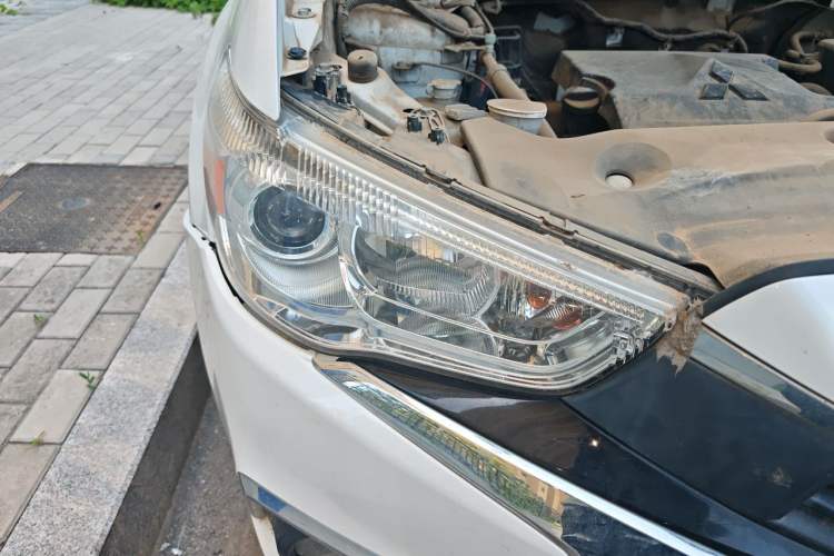 Used Mitsubishi ASX 2016 1.6L Manual Two-Wheel Drive Entry Version Right Front Headlight