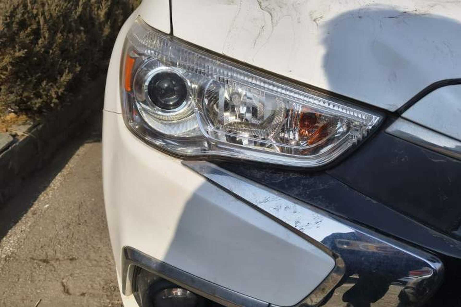Used Mitsubishi ASX 2016 2.0L CVT Two-Wheel Drive Navigation Edition Right Front Headlight
