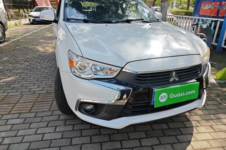 Used Mitsubishi ASX 2016 2.0L CVT Two-Wheel Drive Navigation Edition Right Front Headlight