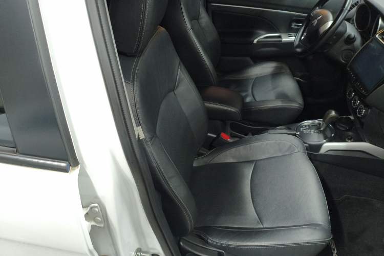 Used Mitsubishi ASX 2016 2.0L CVT Two-Wheel Drive Navigation Edition Right Front Seat
