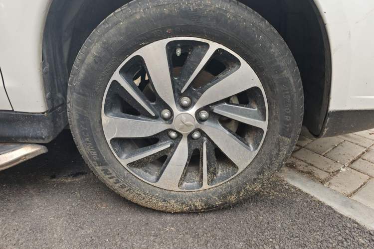 Used Mitsubishi ASX 2016 2.0L CVT Two-Wheel Drive Navigation Edition Right Front Wheel Hub