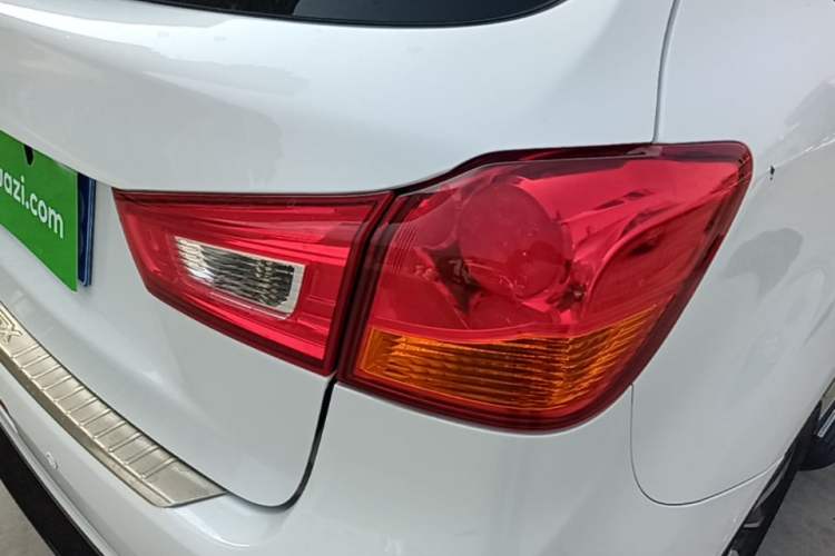 Used Mitsubishi ASX 2016 2.0L CVT Two-Wheel Drive Excellence Edition Right Rear Taillight