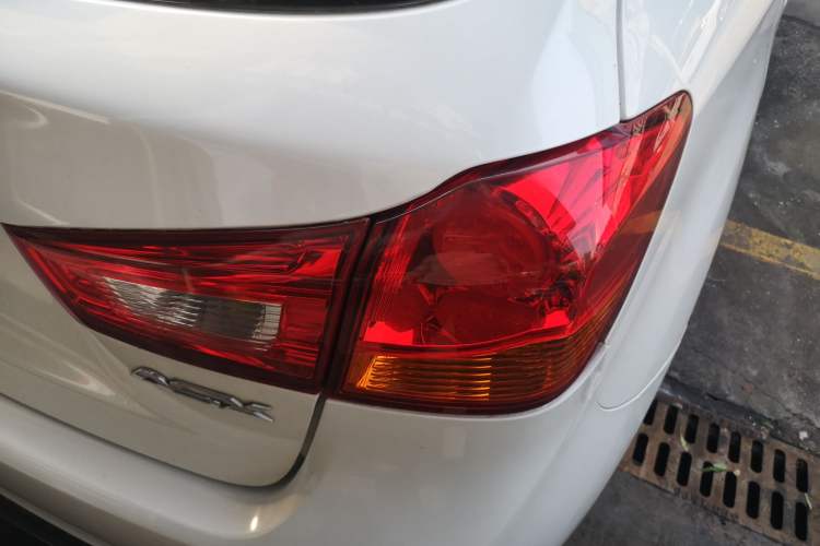 Used Mitsubishi ASX 2016 2.0L CVT Two-Wheel Drive Excellence Edition Right Rear Taillight