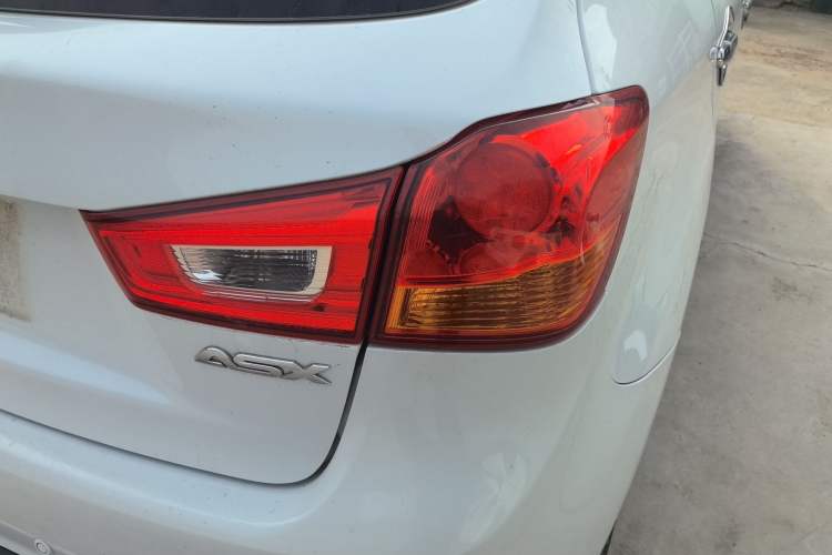 Used Mitsubishi ASX 2016 2.0L CVT Two-Wheel Drive Navigation Edition Right Rear Taillight