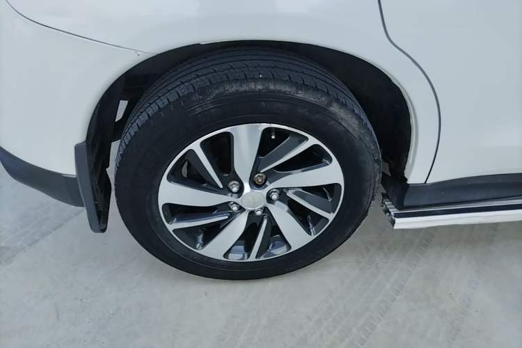 Used Mitsubishi ASX 2016 2.0L CVT Two-Wheel Drive Excellence Edition Right Rear Wheel Hub