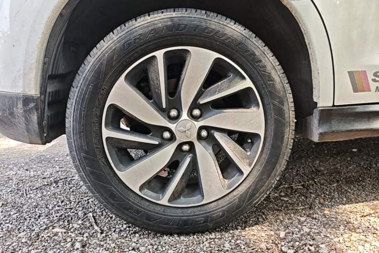 Used Mitsubishi ASX 2016 2.0L CVT Two-Wheel Drive Excellence Edition Right Rear Wheel Hub