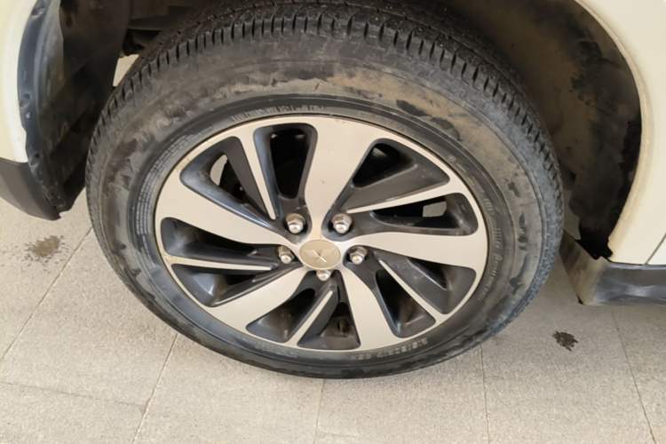 Used Mitsubishi ASX 2016 1.6L Manual Two-Wheel Drive Pioneer Edition Right Rear Wheel Hub