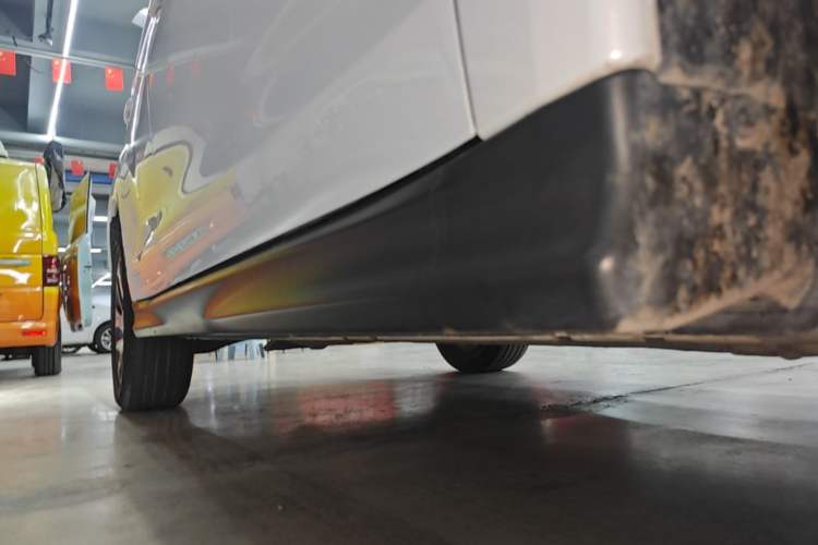 Used Mitsubishi ASX 2016 2.0L CVT Two-Wheel Drive Navigation Edition Right Side Sill