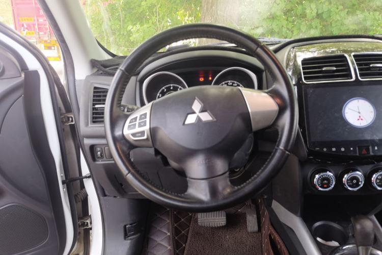 Used Mitsubishi ASX 2016 2.0L CVT Two-Wheel Drive Navigation Edition Steering Wheel