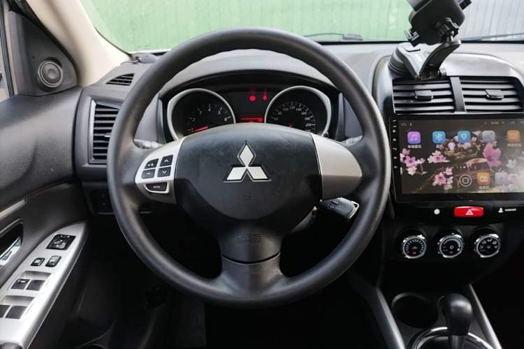 Used Mitsubishi ASX 2016 2.0L CVT Two-Wheel Drive Excellence Edition Steering Wheel