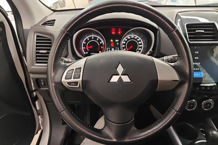 Used Mitsubishi ASX 2016 2.0L CVT Two-Wheel Drive Navigation Edition Steering Wheel