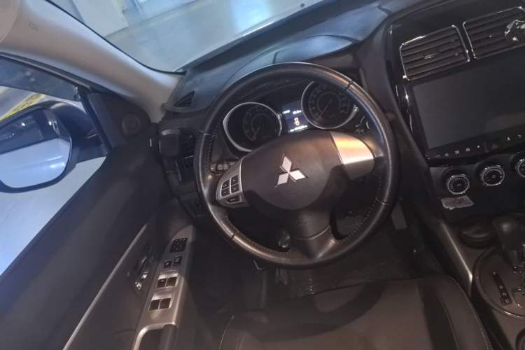 Used Mitsubishi ASX 2016 2.0L CVT Two-Wheel Drive Navigation Edition Steering Wheel
