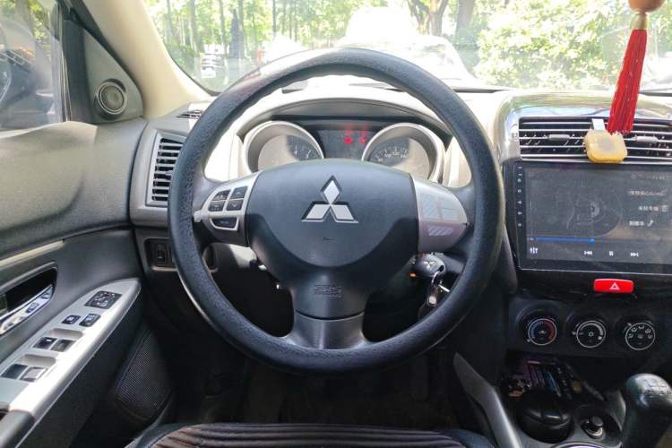 Used Mitsubishi ASX 2016 1.6L Manual Two-Wheel Drive Entry Version Steering Wheel