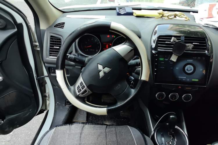 Used Mitsubishi ASX 2016 2.0L CVT Two-Wheel Drive Excellence Edition Steering Wheel