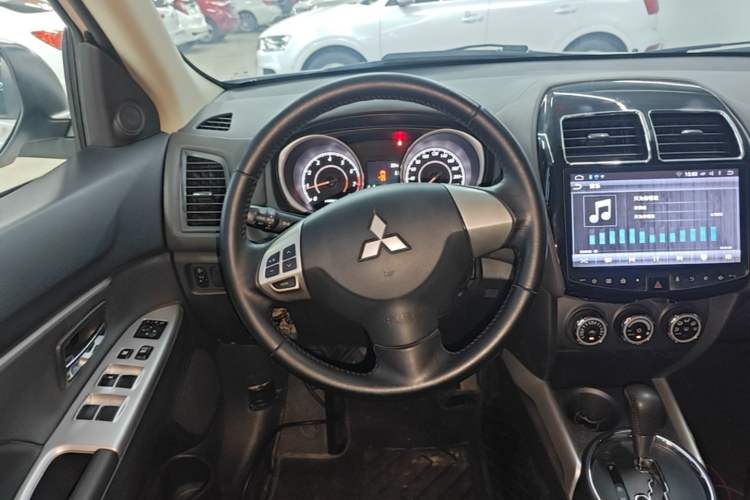 Used Mitsubishi ASX 2016 2.0L CVT Two-Wheel Drive Navigation Edition Steering Wheel