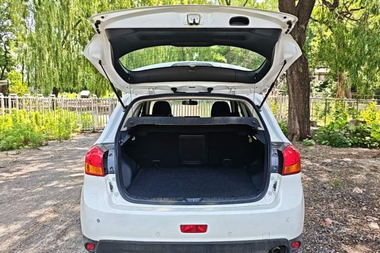 Used Mitsubishi ASX 2016 2.0L CVT Two-Wheel Drive Excellence Edition Trunk