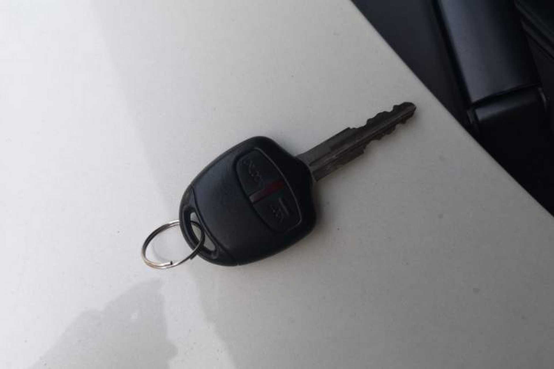 Used Mitsubishi ASX 2016 2.0L CVT Two-Wheel Drive Excellence Edition Vehicle Key
